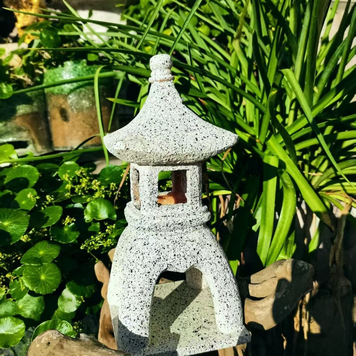 パゴダソーラーデコレーションガーデンライトオリエンタルランタ - Outdoor Lighting Architectural のレビューと価格